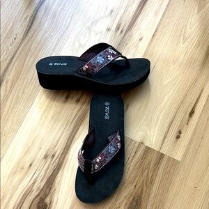 Teva Black and purple Sandals Comfortable Summer Footwear.  Slight wedge lift